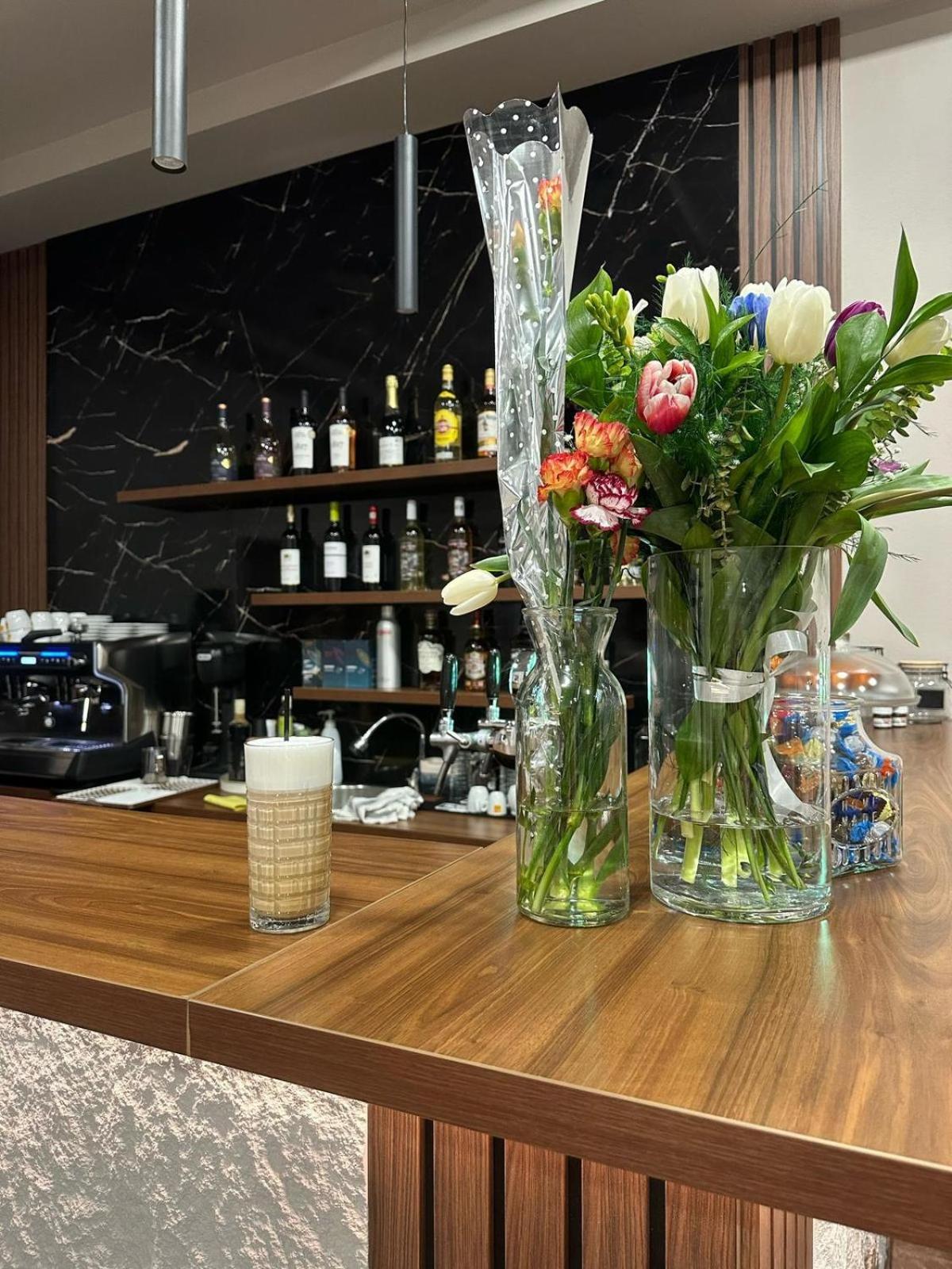 Coliseum Hotel Calafat Ngoại thất bức ảnh