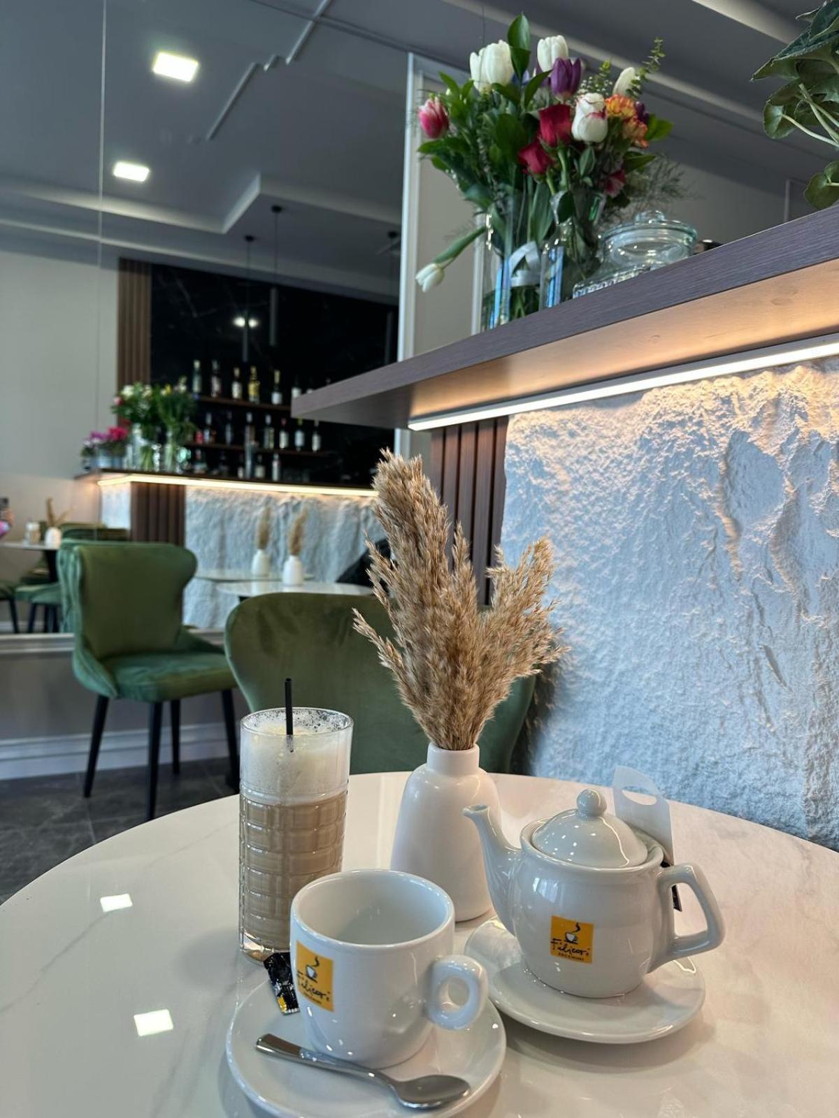 Coliseum Hotel Calafat Ngoại thất bức ảnh