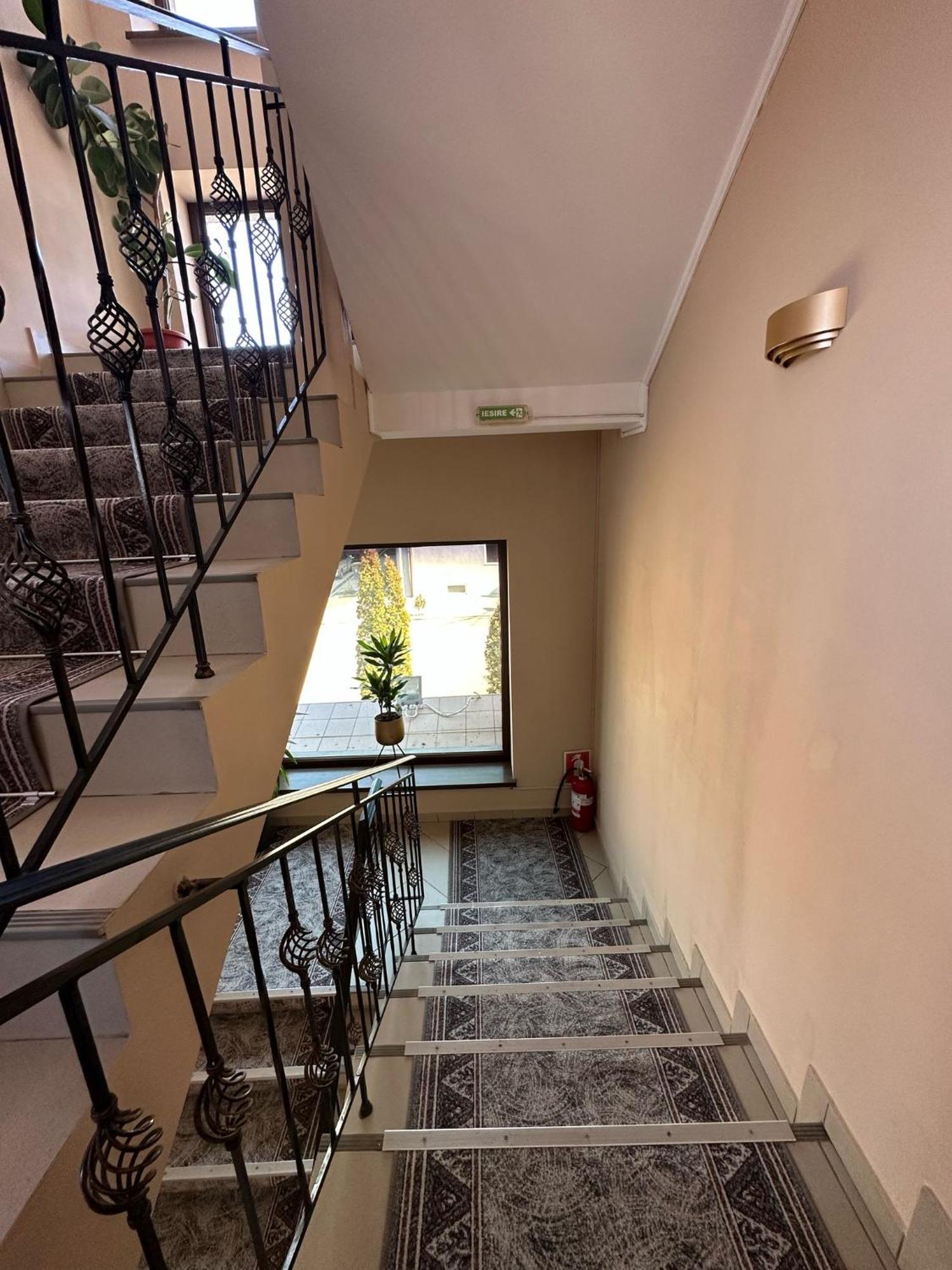 Coliseum Hotel Calafat Ngoại thất bức ảnh