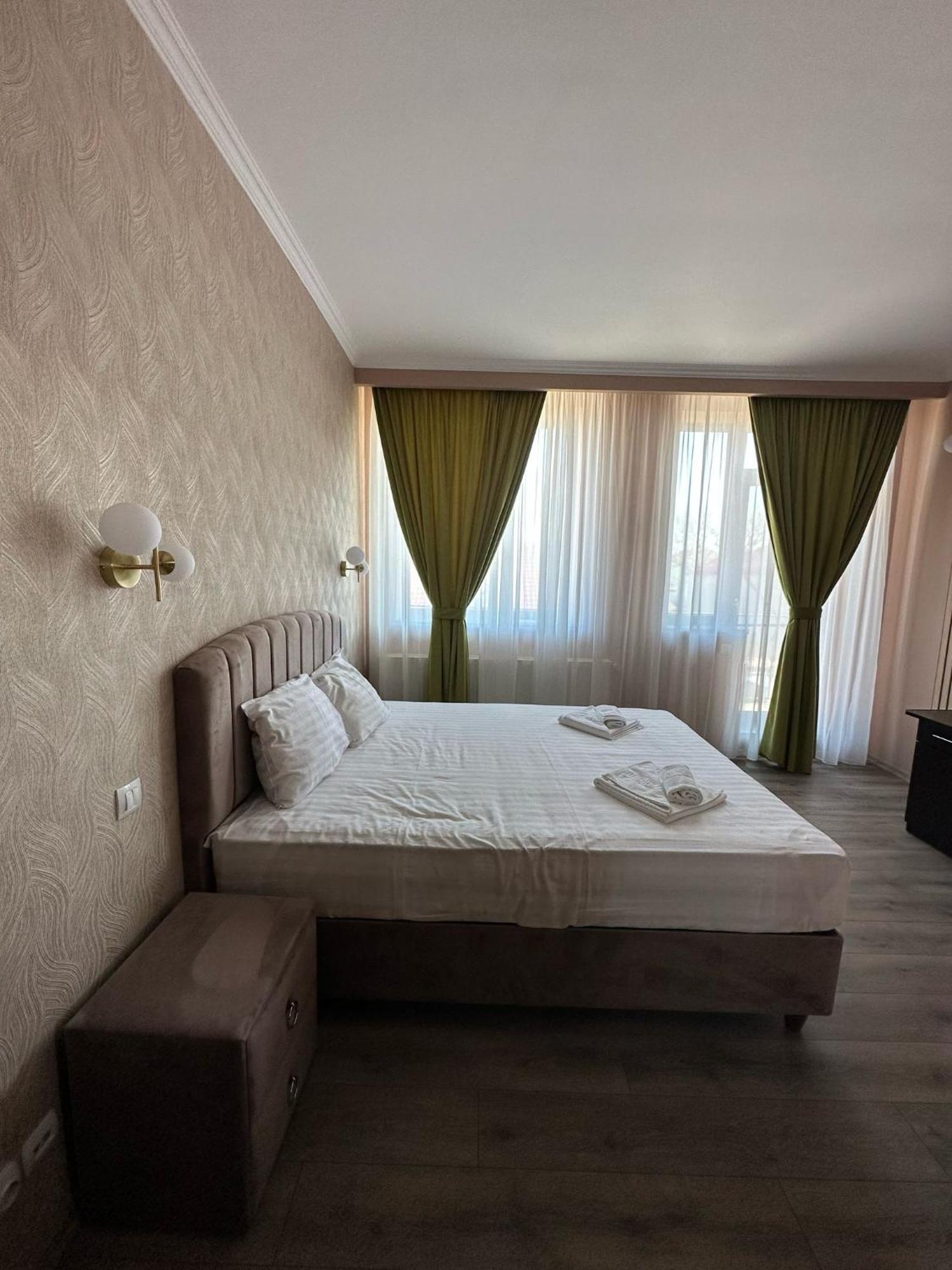 Coliseum Hotel Calafat Ngoại thất bức ảnh
