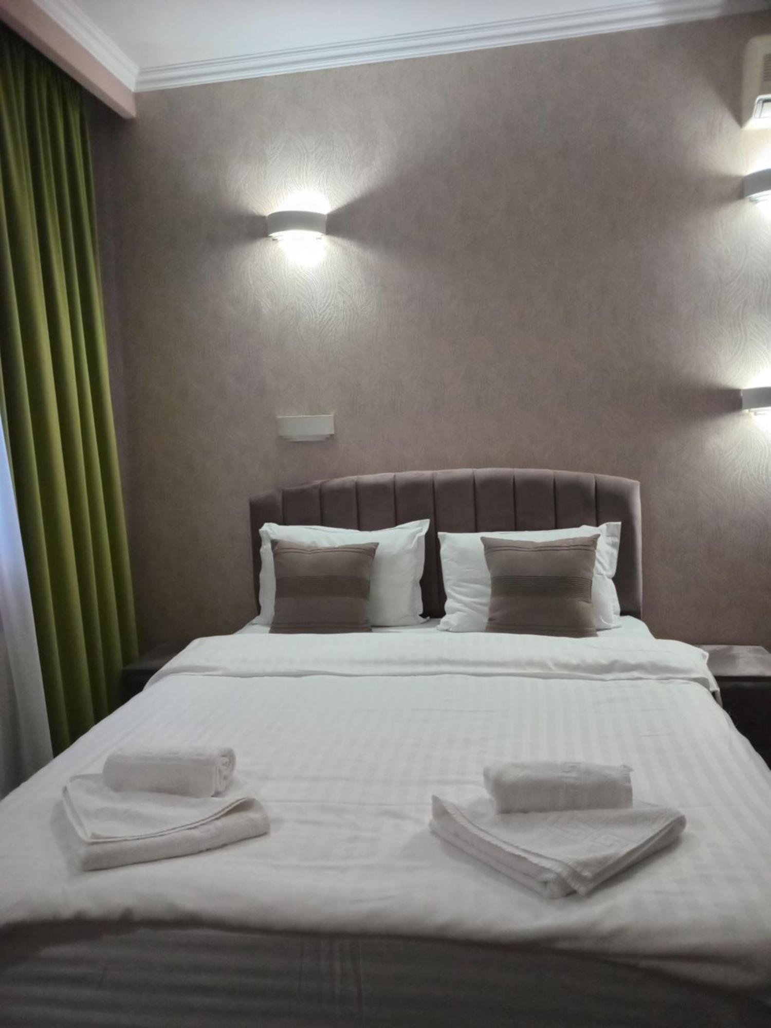 Coliseum Hotel Calafat Ngoại thất bức ảnh