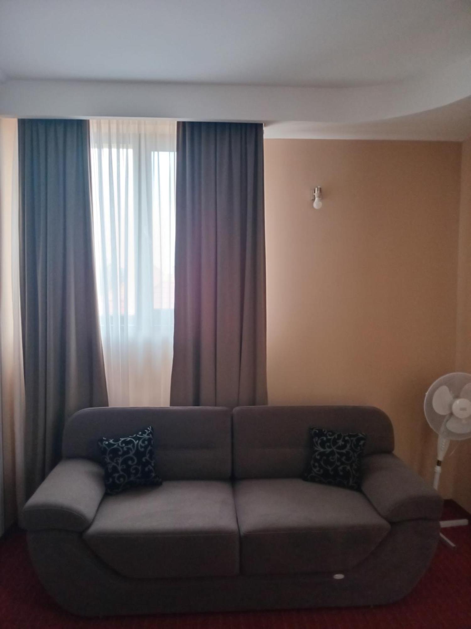 Coliseum Hotel Calafat Ngoại thất bức ảnh