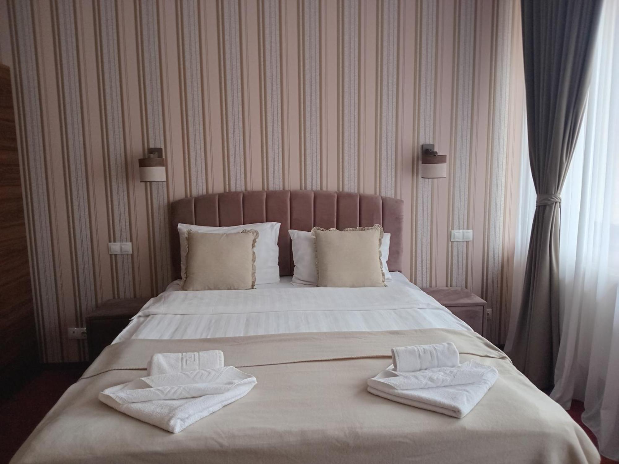 Coliseum Hotel Calafat Ngoại thất bức ảnh